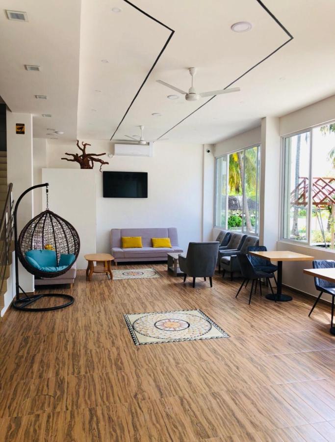 Hotel Icom Marina Sea View Maafushi Exterior foto